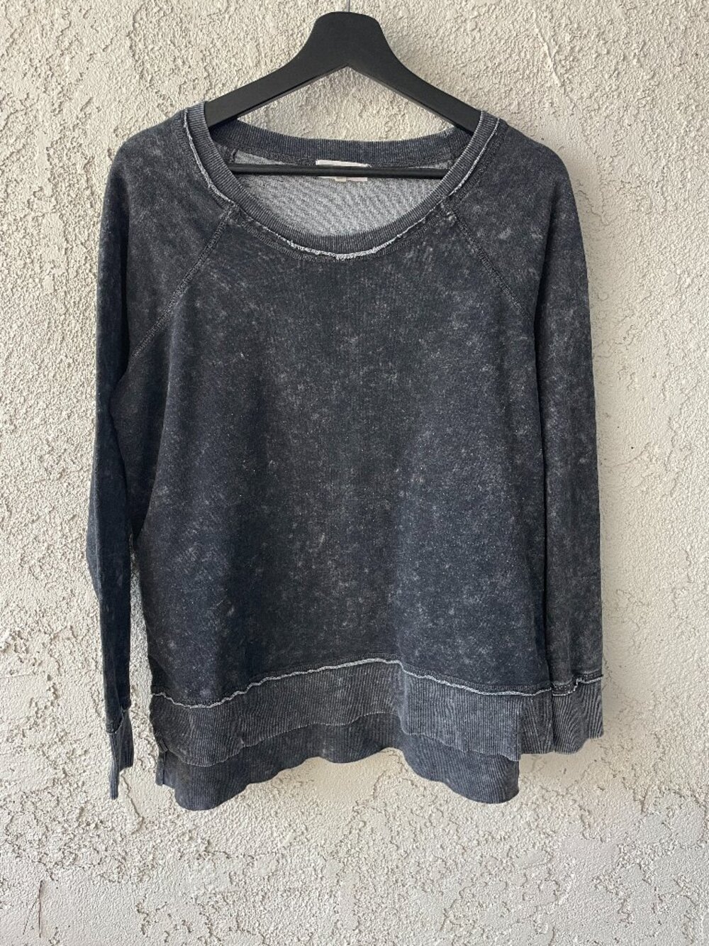 PJ Salvage Gray Acid Wash Sweatshirt Women's Medium Raw Hem Pullover Lounge Top